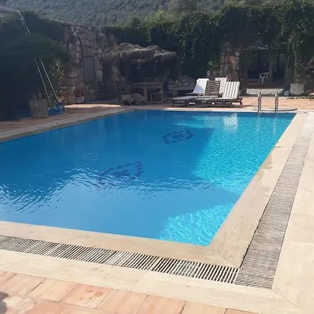 Levissihan Apartmanhotel *
